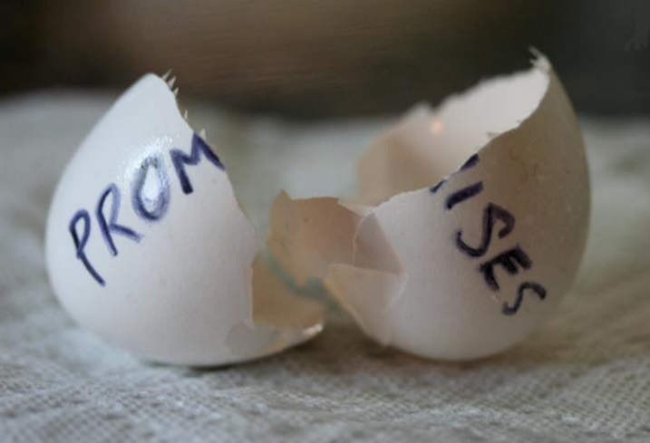 זה לא סיפור של הליכה על ביצים, זה סיפור של הליכה על קליפות ביצים. תהליך השינוי הוא הדרגת, ועובר לעיתים דרך הפרכת ציפיות לא מציאותיות והבטחות כוזבות.